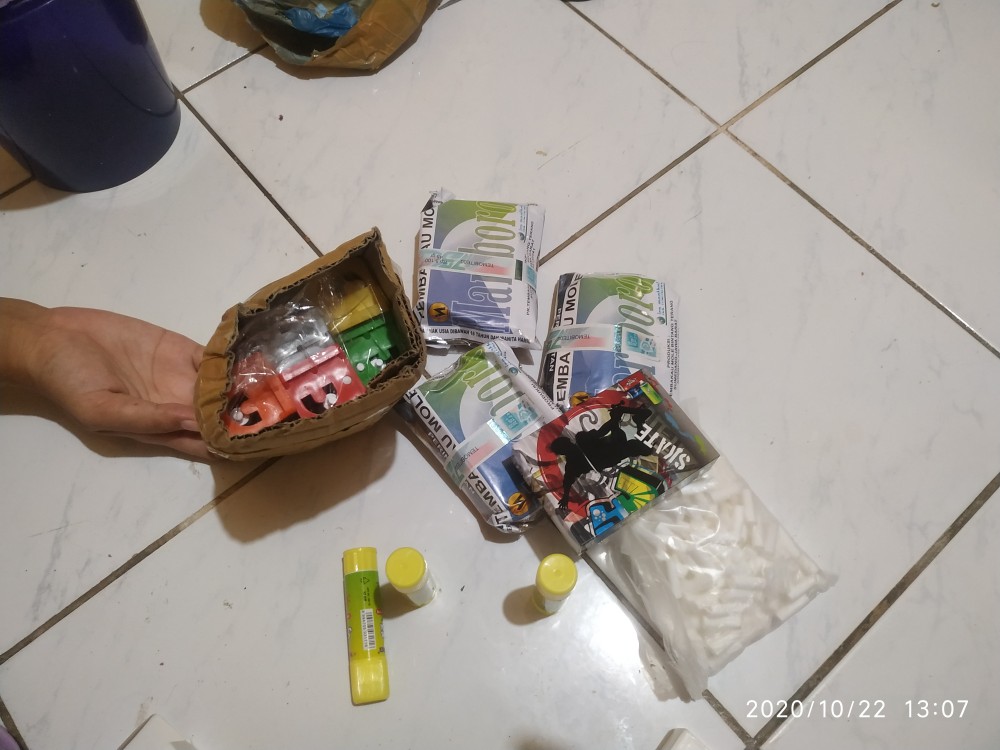 V-tro Glue Stick ( 10 Gr )