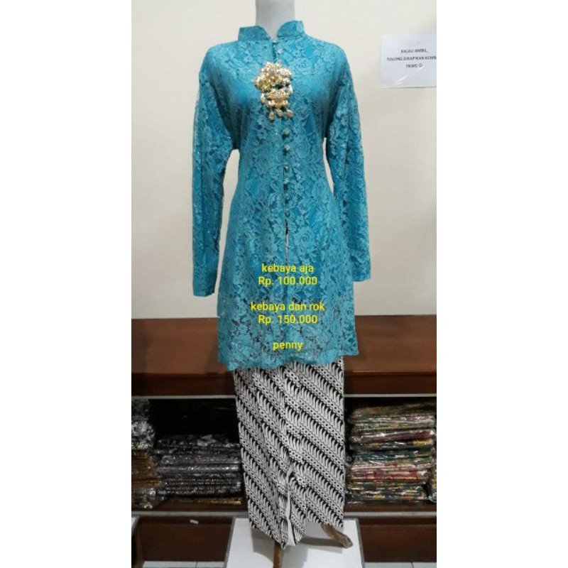 Kebaya Wisuda Orang Tua