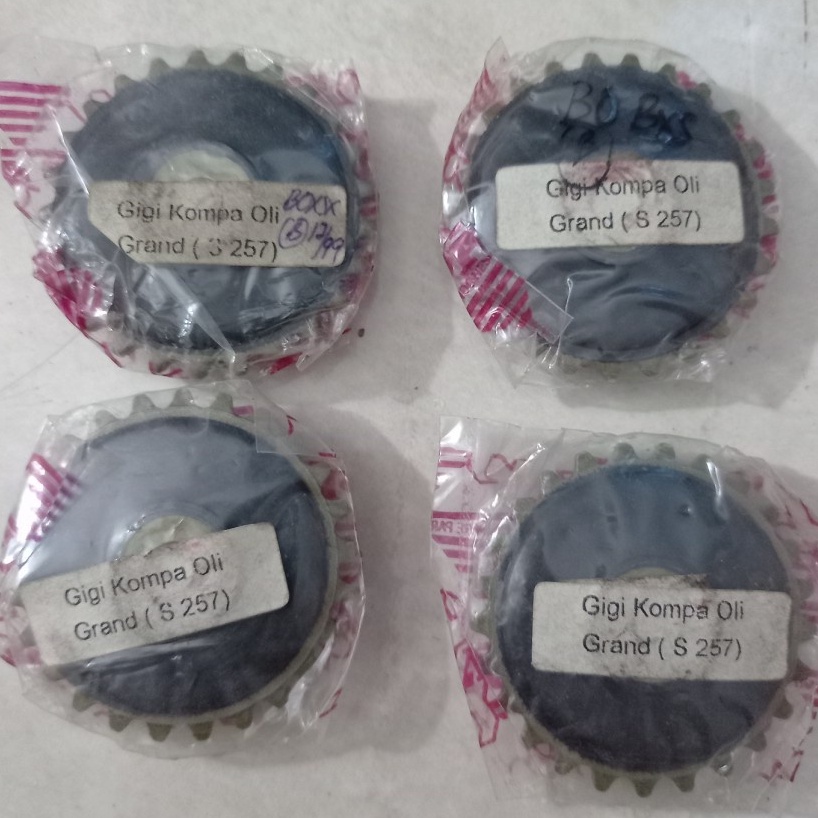 Gigi Pompa Oli Grand