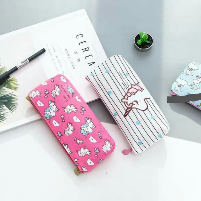 

Tempat pensil model dompet motif unicorn