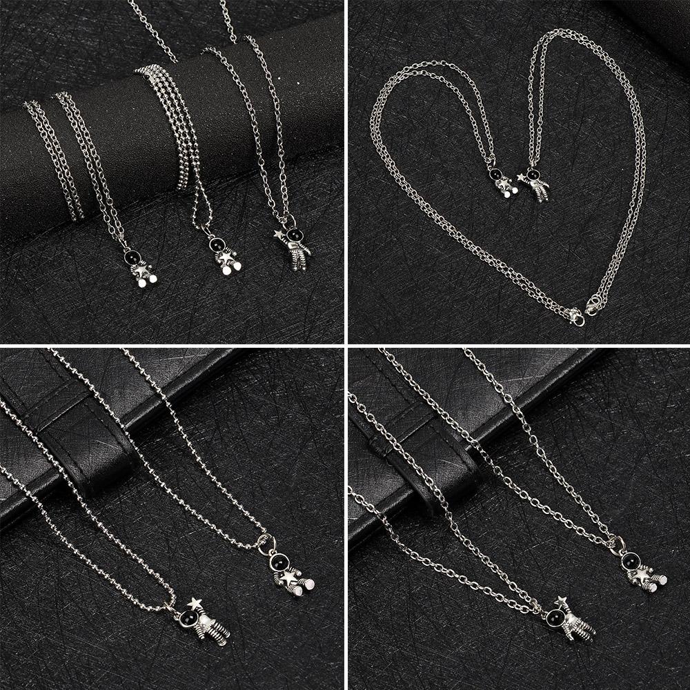 Preva 1/2pcs Kalung Astronot Hip-hop Gaya Punk Wanita Pria Hadiah Hari Valentine Pasangan BFF Hadiah Astronot Luar Angkasa