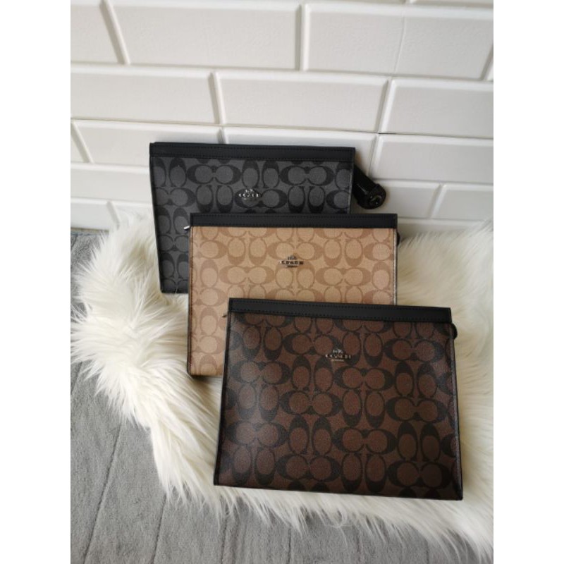 COACH TOILETRY MIRROR QUALITY CLUTCH / COACH CLUTCH UNISEX / COACH VOYAGE CLUTCH