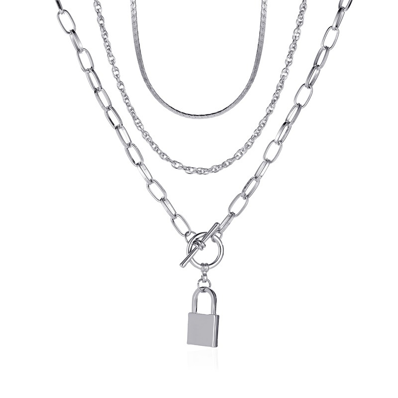 Kalung Liontin Kunci Multi-layer Eropa Dan Amerika Rantai Klavikula Rantai Logam 3 Lapis Antik Aksesoris Fashion Kepribadian Yang Berlebihan