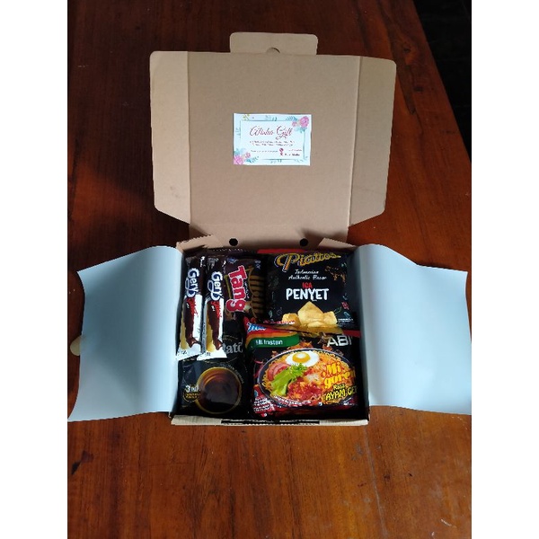 

HAMPERS BOX SNACK