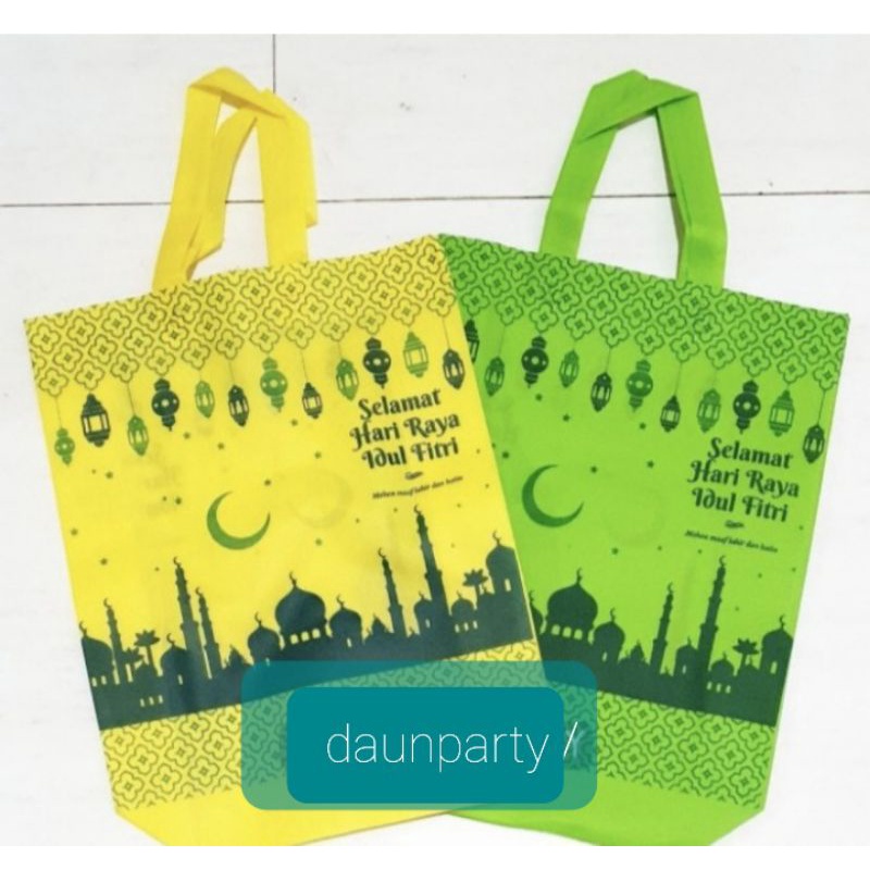 

Tas Spunbond Idul Fitri goodie bag parcel 30x40x8
