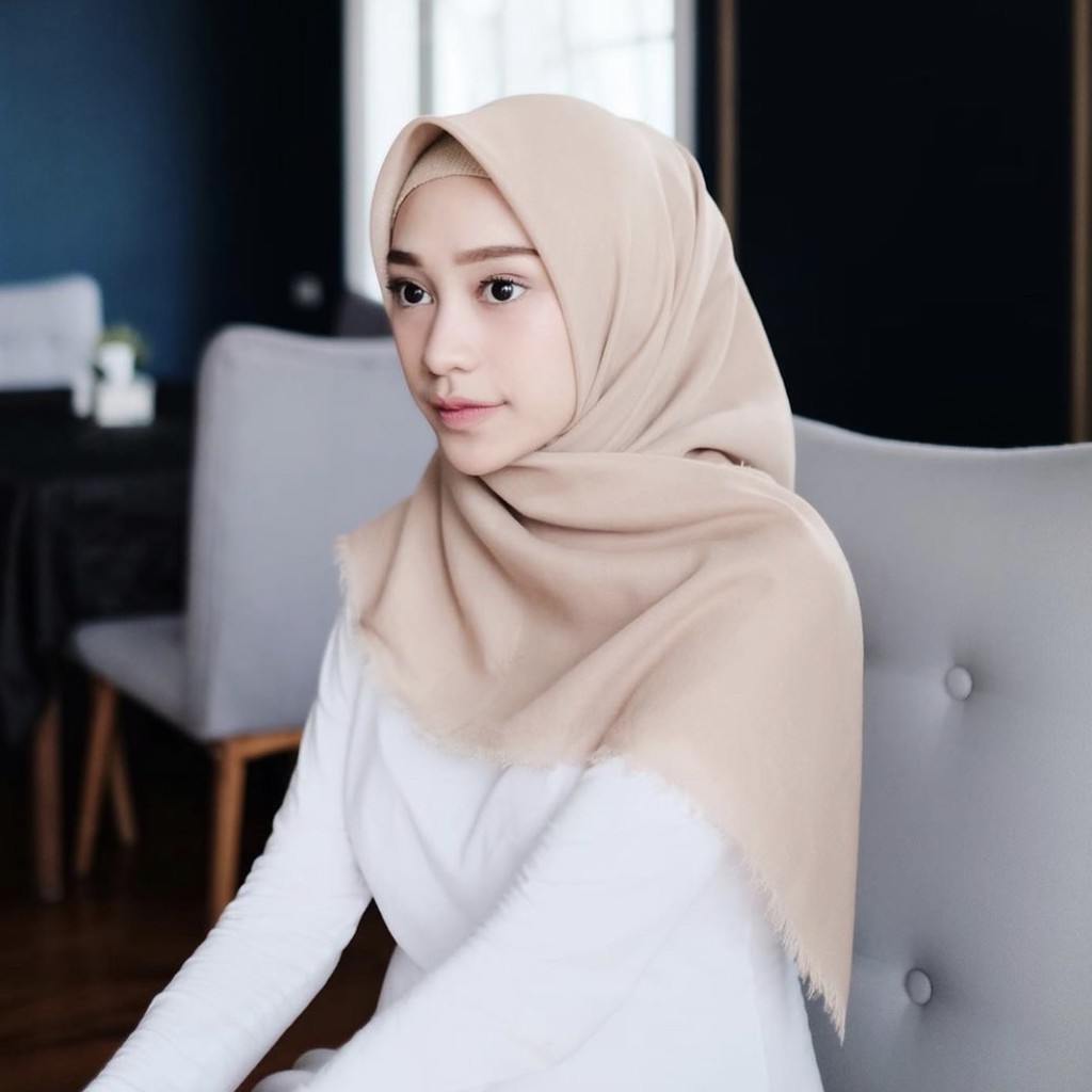 Saudia Exclusively Ansania Rawis / Jilbab Saudia Polos