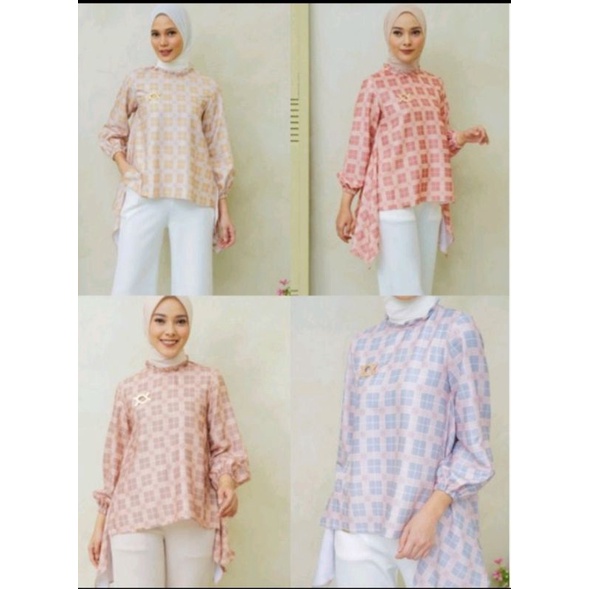 SALE NWT MIA BLOUSE HONEY SIZE M WEARING KLAMBY