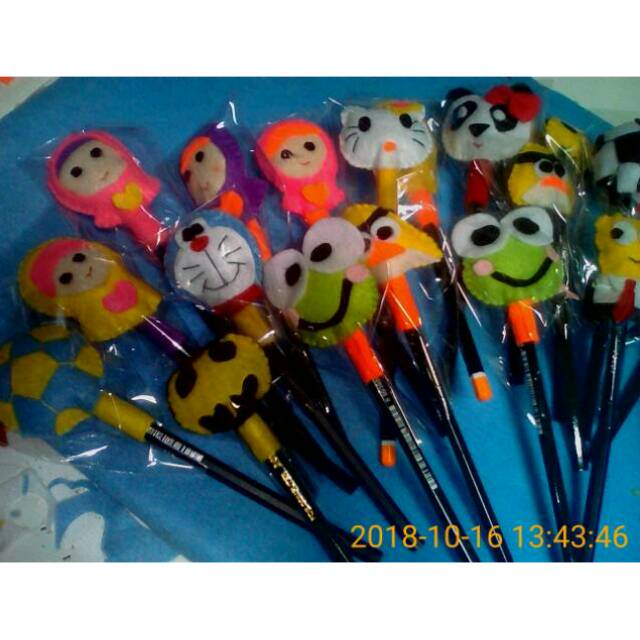 

pensil hias flanel