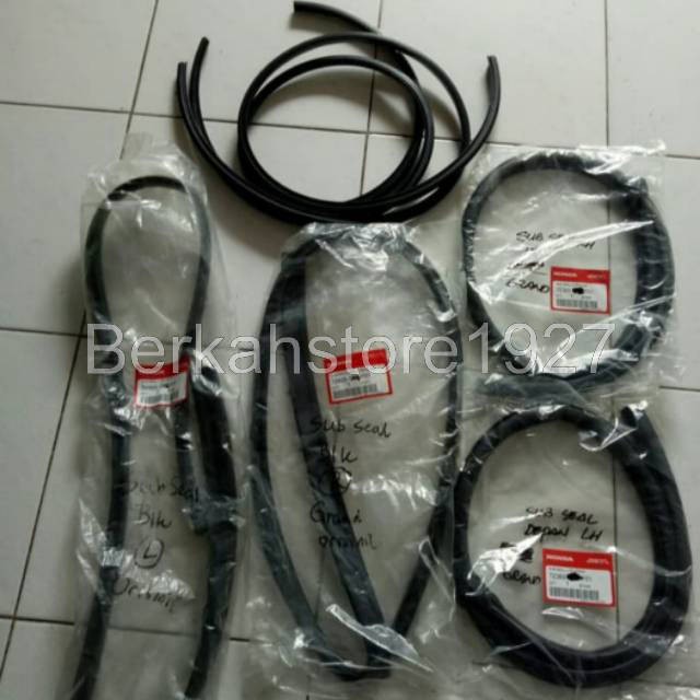 Karet subseal Grandcivic / civic Lx 1988-1991