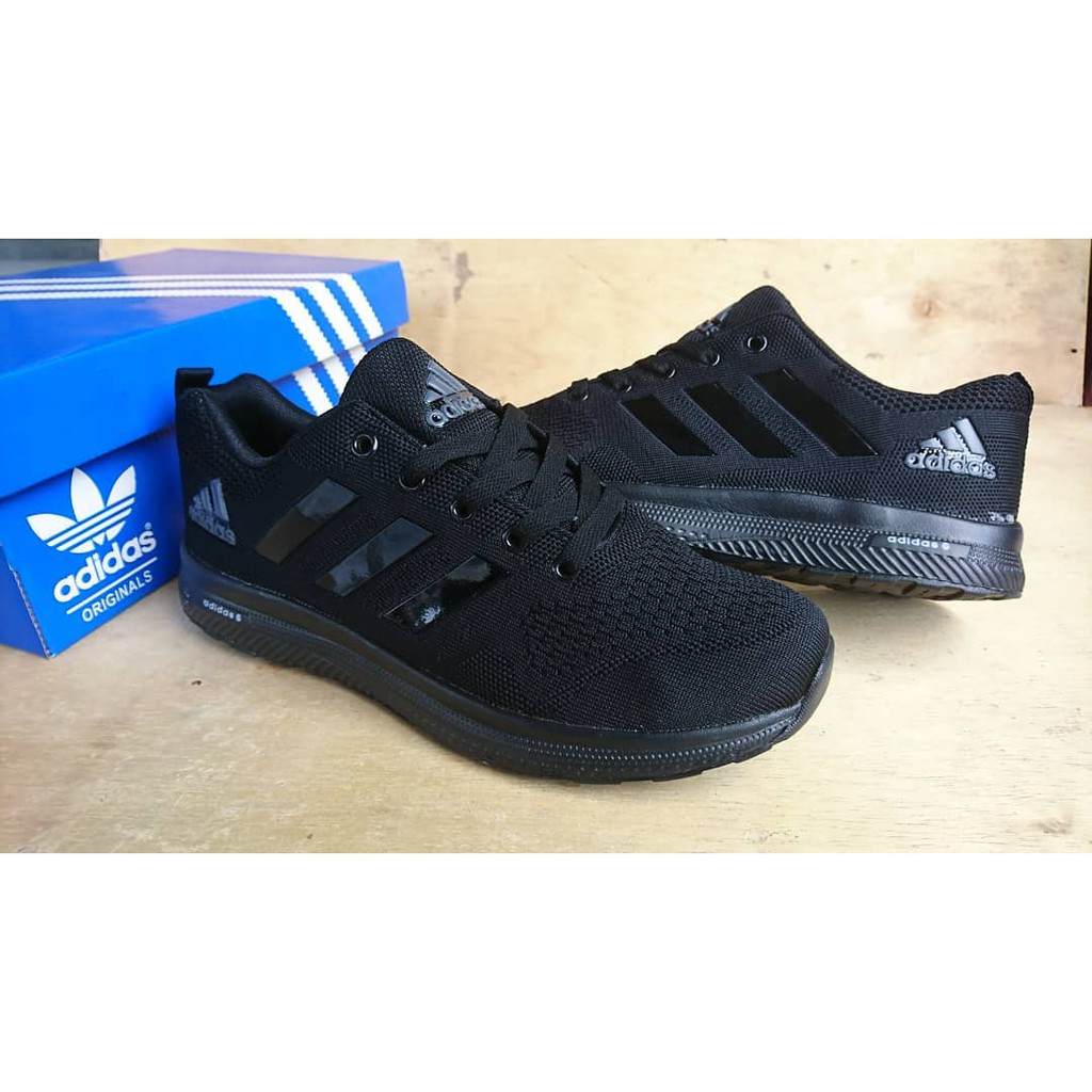 Sepatu pria  Adidas - sneakers Adidas - sepatu  Adidas Neo Zoom  full black
