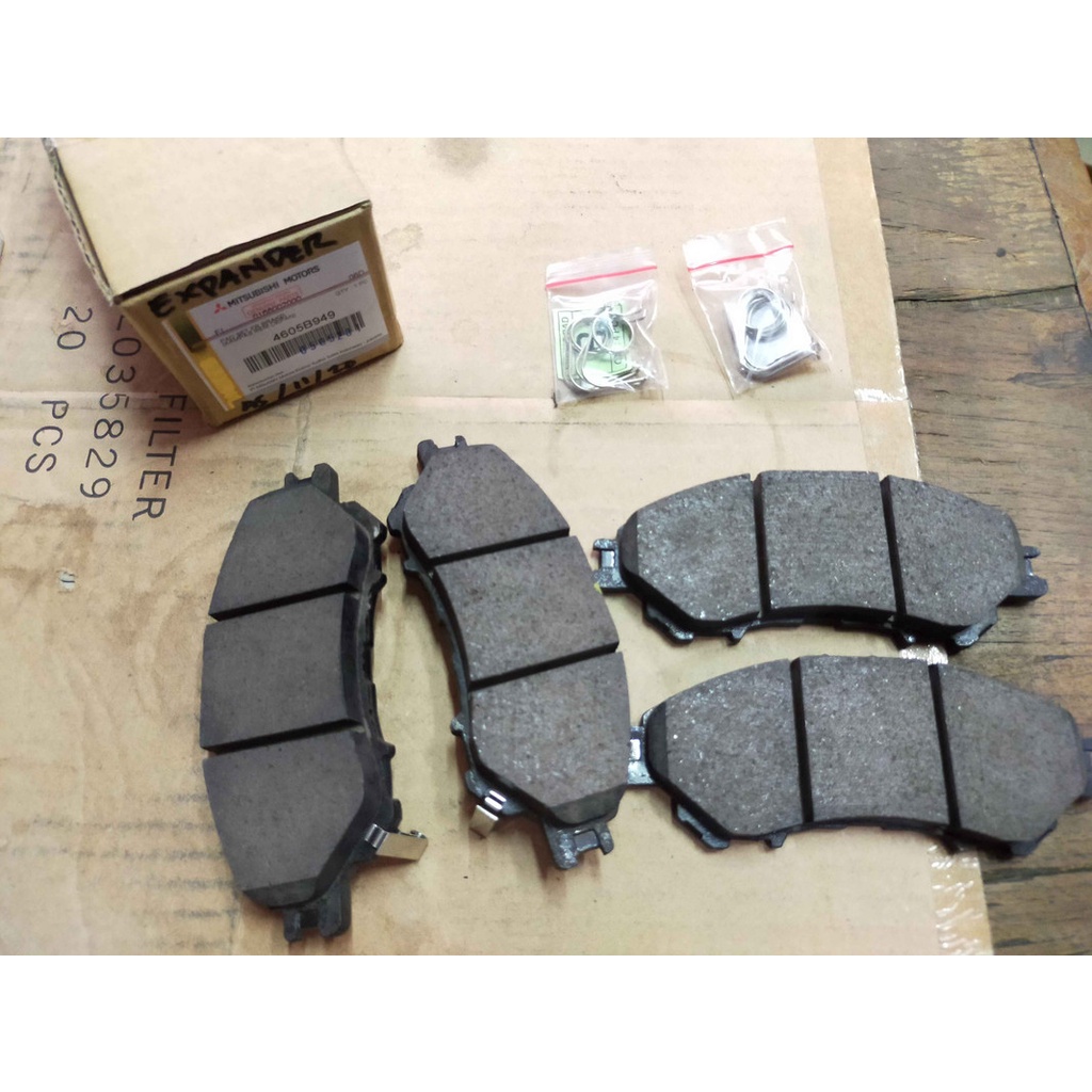 Brake Pads Kampas Rem Depan Mitsubishi Xpander ASLI KTB!