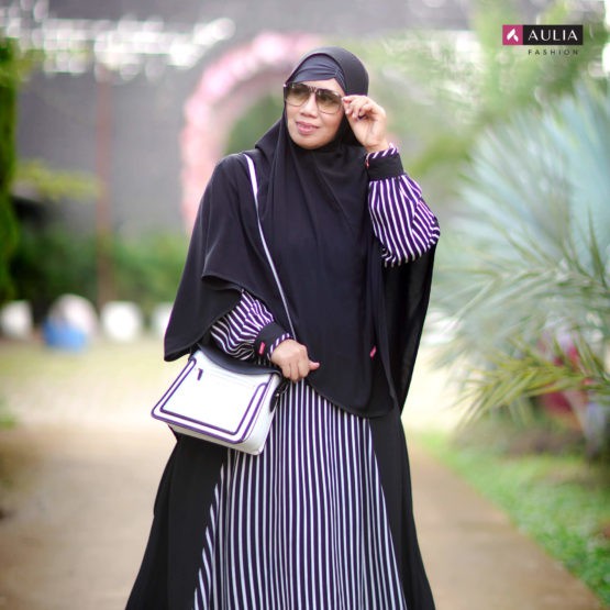 AULIA SET GAMIS SYAR'I + HIJAB MEDINA BLACK STRIPE