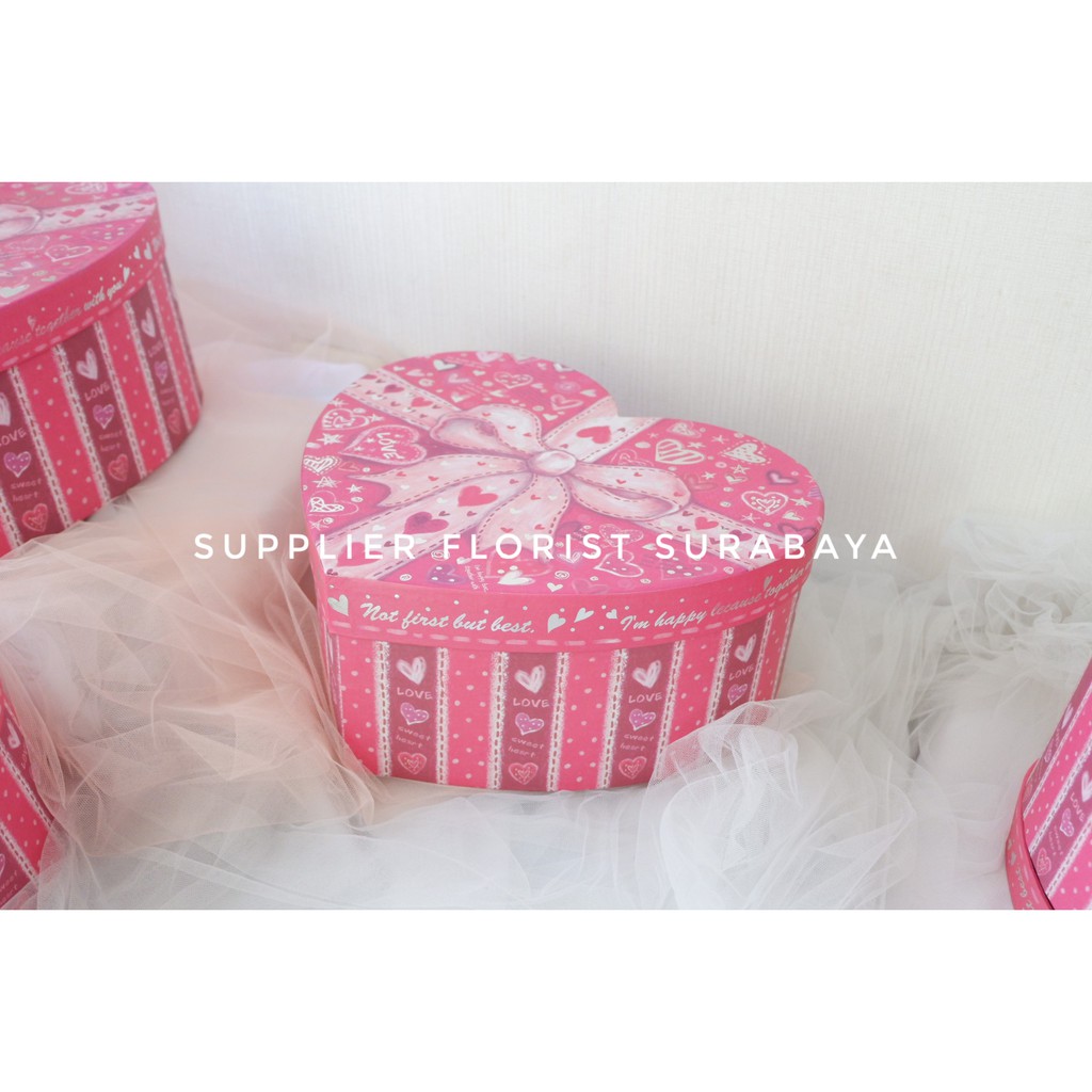 BOX HATI SEDANG 27CM/box bentuk hati/box kertas/box bunga/kotak hati/kotak bunga/kotak stationary