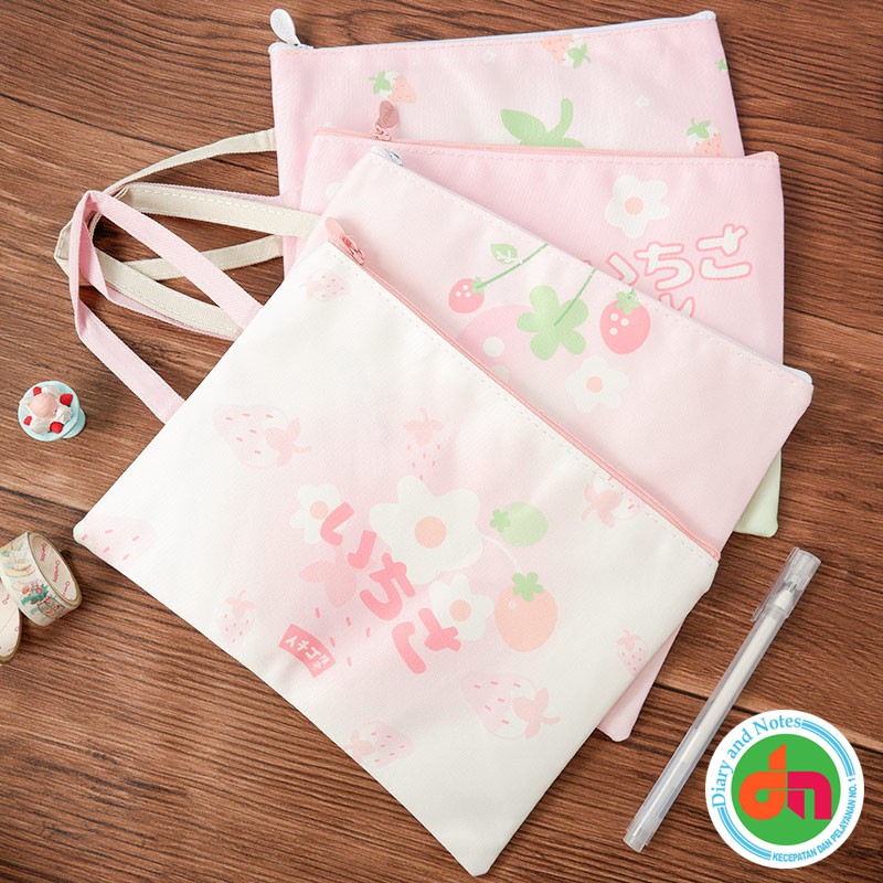 

Tas Folder Strawberry Ichigo Canvas Tote Folder A5 Tempat Dokumen