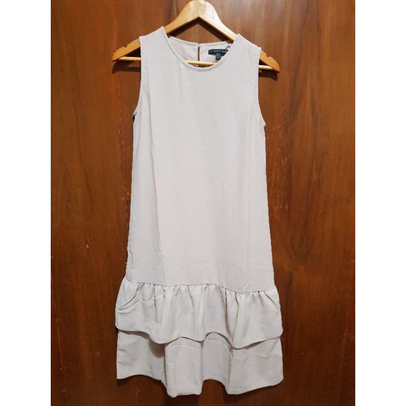 Simple Dress Look Boutique Store