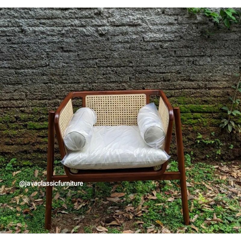 KURSI SANTAI SCANDINAVIA ROTAN VINTAGE RETRO CANTIK UNIK ANTIK TERAS CAFE DUDUKAN BANTALAN BUSA JOK 