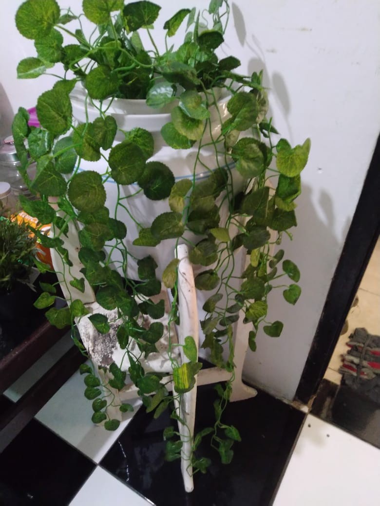 Daun Juntai Artificial