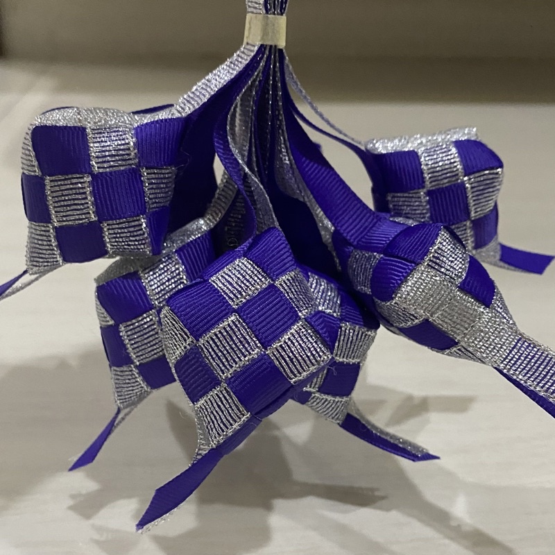 

Ketupat Pita Bahan Grosgrain | MIX COLOR/ DUA WARNA | DARK PURPLE + SILVER GLITTER | Ketupat Mini | Ketupat Lebaran | Ketupat Kain | Ketupan Hiasan | Ketupat Dekorasi
