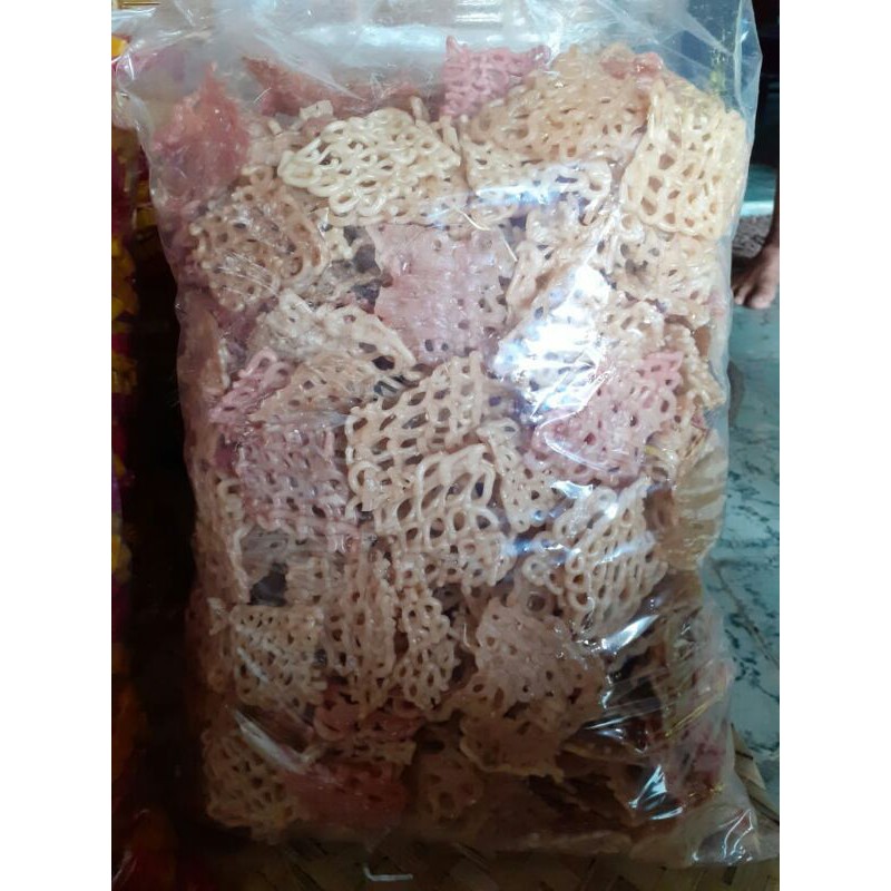 

krecek kipas ( krupuk mentah )