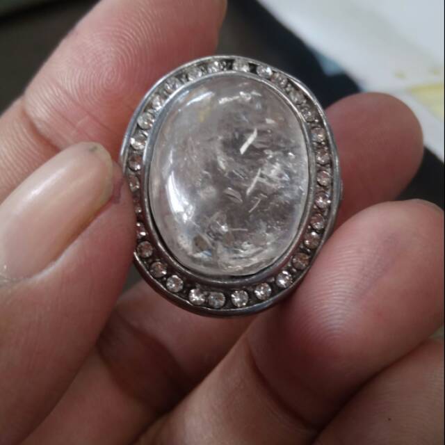 Batu kecubung es Kalimantan, serat pecah es