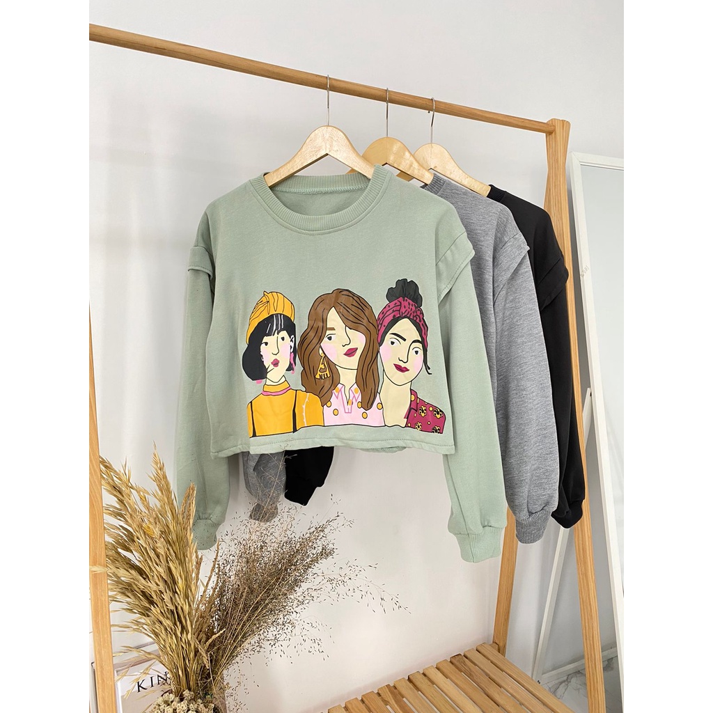 Young Crewneck Sweater Crop Oversize by dailyofprincess