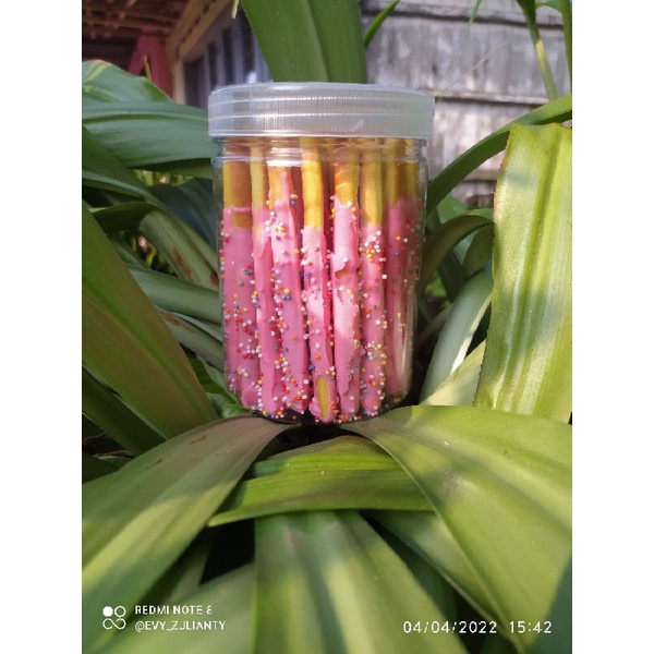 

KUKER STICK COKLAT