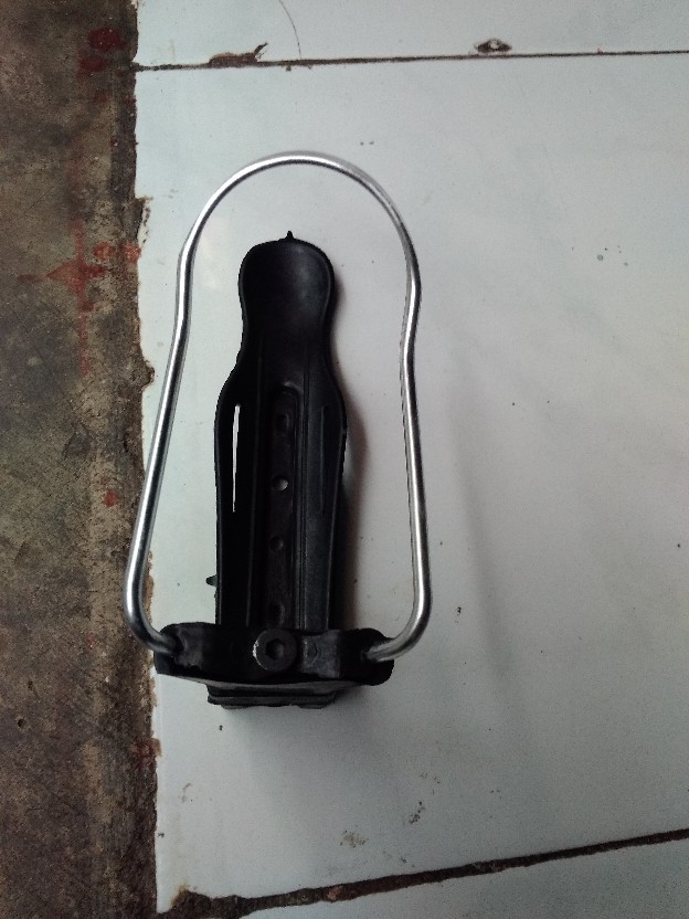 Kawat Botol Minum Sepeda Motor