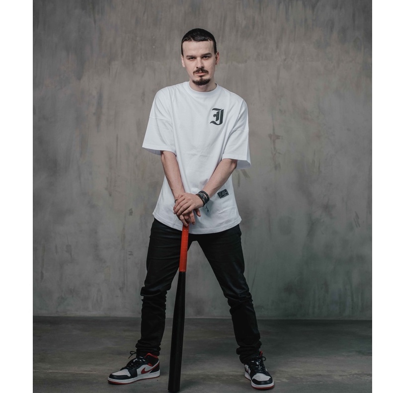 kaos oversize Hits Insane Putih combet 24s insane wardrobe