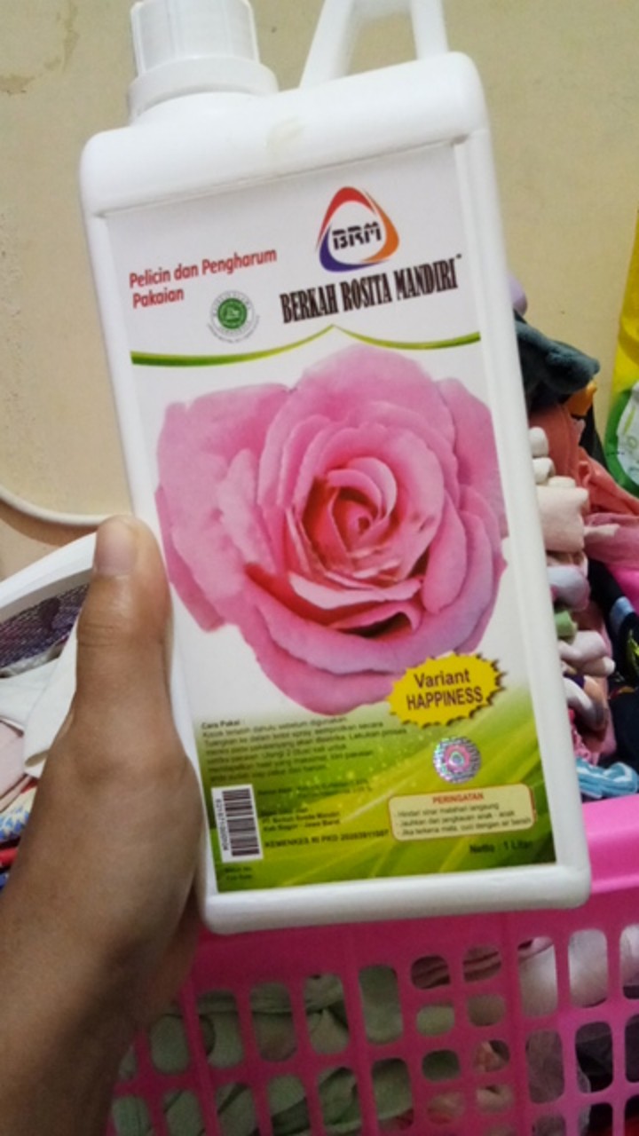 Pelicin Dan Pengharum Pewangi Pelembut Pakaian Baju Laundry Brm Jerigen 1 Liter