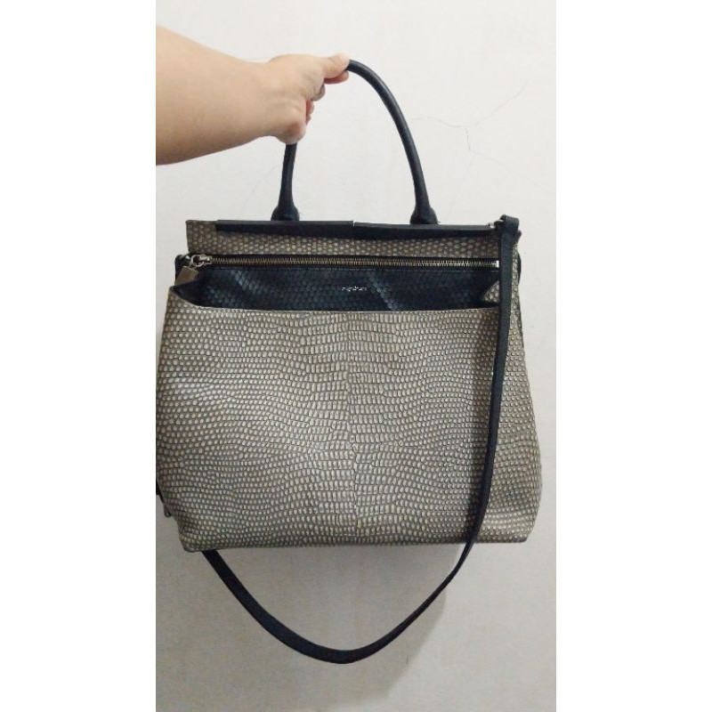 Tas Rouge and lounge