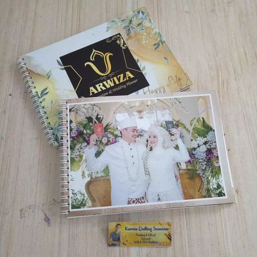 

Photobook Custom Sampul Hardcover Isi 50 Foto