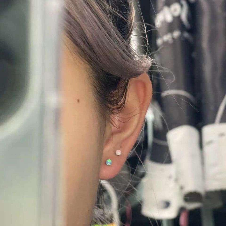 Korea Aurora labret titanium baja jarum tipis mini opal batu Opal sekrup telinga tulang stud warna b
