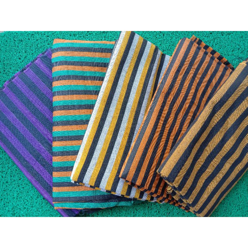 Kain lurik motif garis-garis