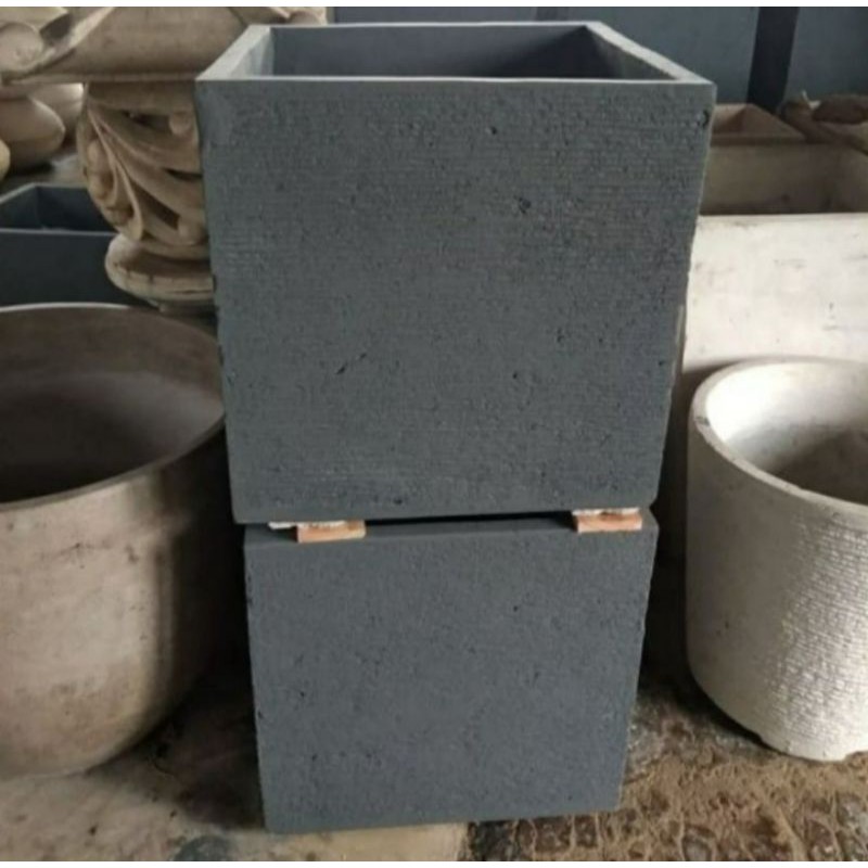 Pot Kotak Kubus Pahat Cacah 60x60x60cm
