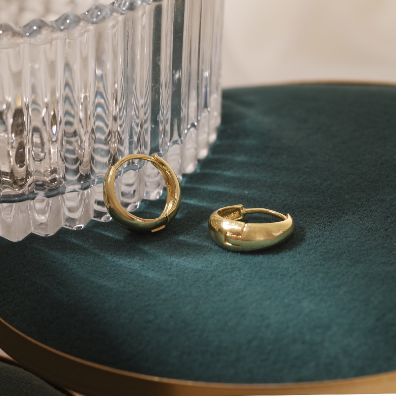 2022 Anting Hoop Bahan Metal Gaya Korea Klasik Untuk Wanita