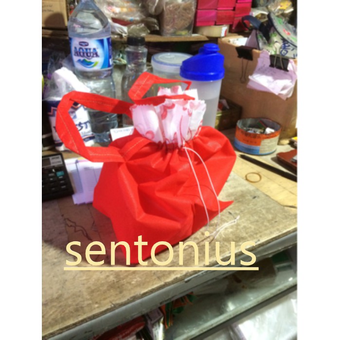 

Tas serut 18x18 box makanan seminar bingkisan besek