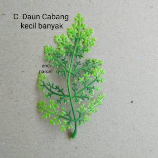 Daun daunan kecil dan rumput  kecil untuk hiasan  mahar 