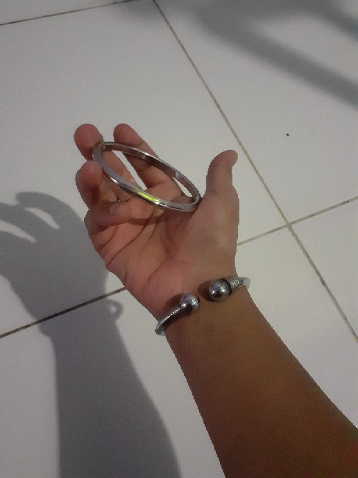 Gelang Pria Baja Stainless Steel Bulat Sorong Anti Karat