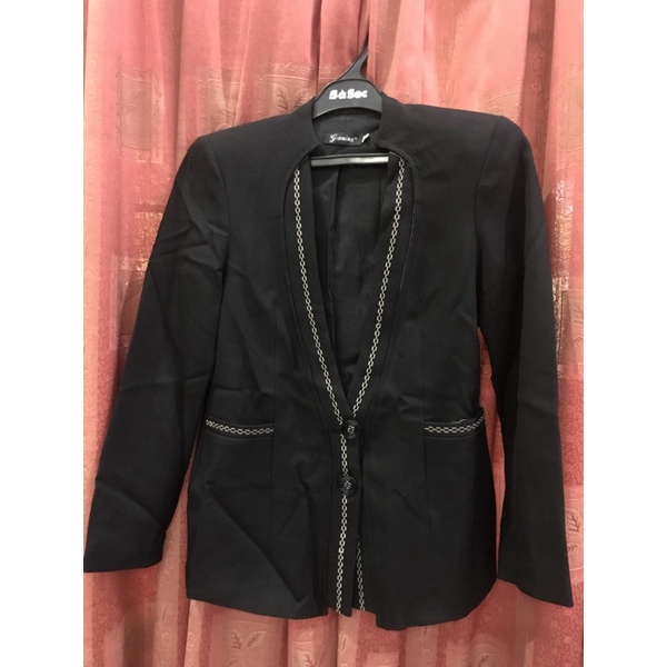 blazer hitam formal ukuran M merk gianina