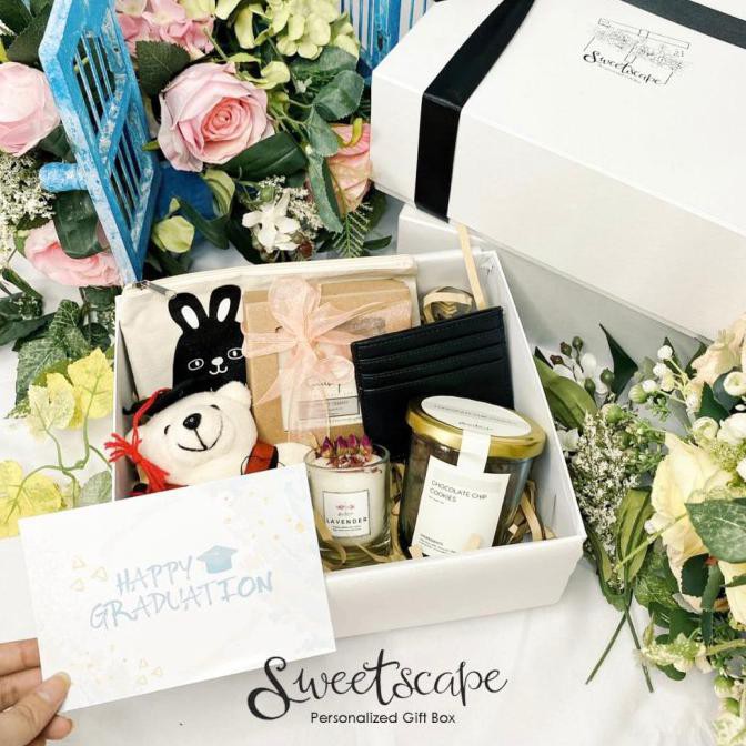 

Terlaris Gift Box Package 97-Paket Hampers 97- Happy Graduation