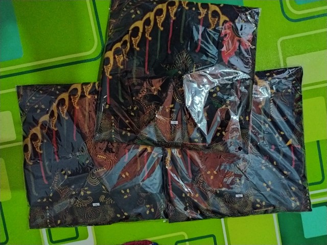 Kemeja Batik Cowok Batik Pria Modern Lengan Panjang Motif Cakra Kuning
