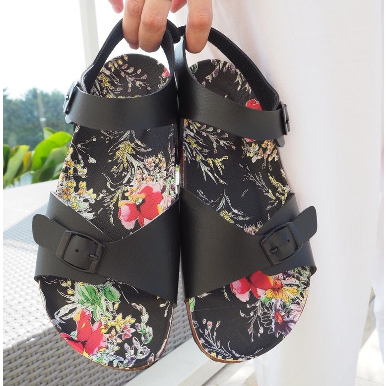 SANDAL RINJANI BLACK FLOWER
