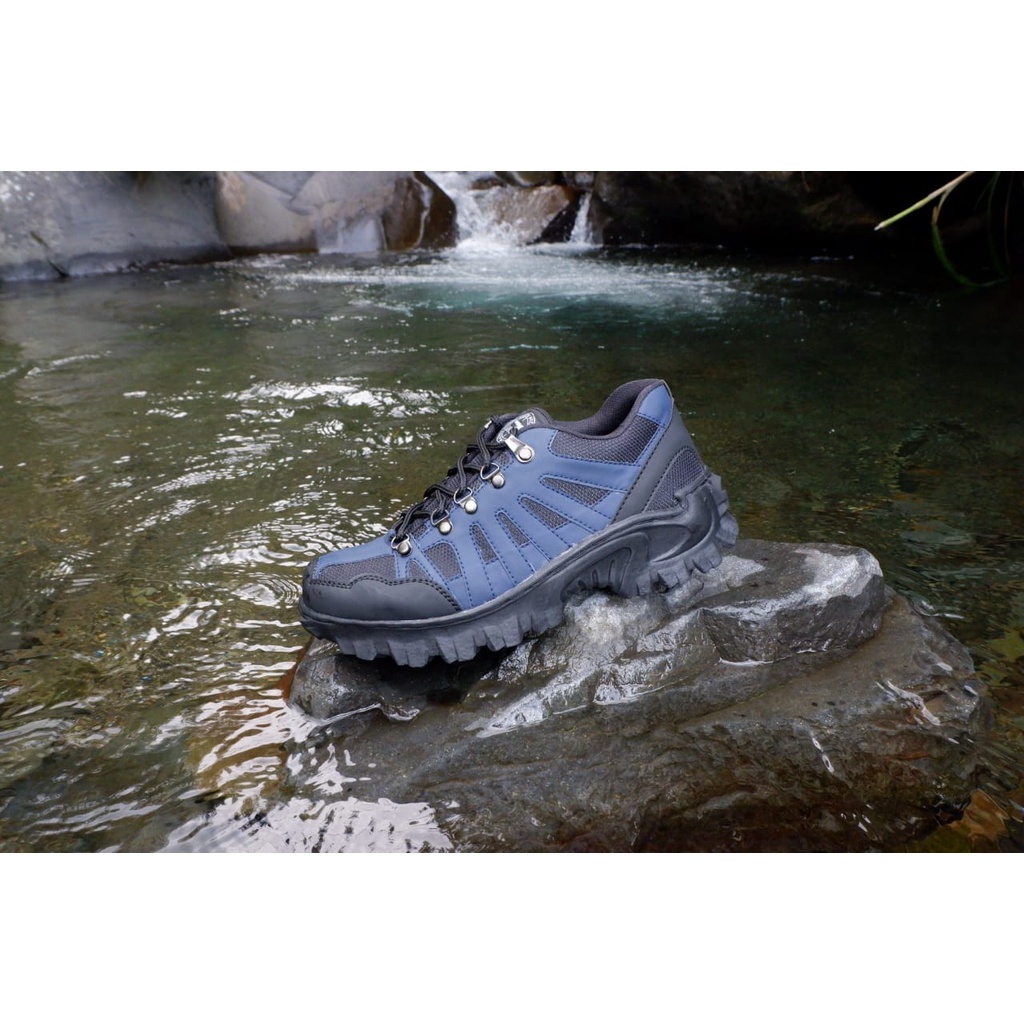 Sepatu safety ujung besi, sepatu gunung, sepatu hiking, sepatu outdoor terlaris