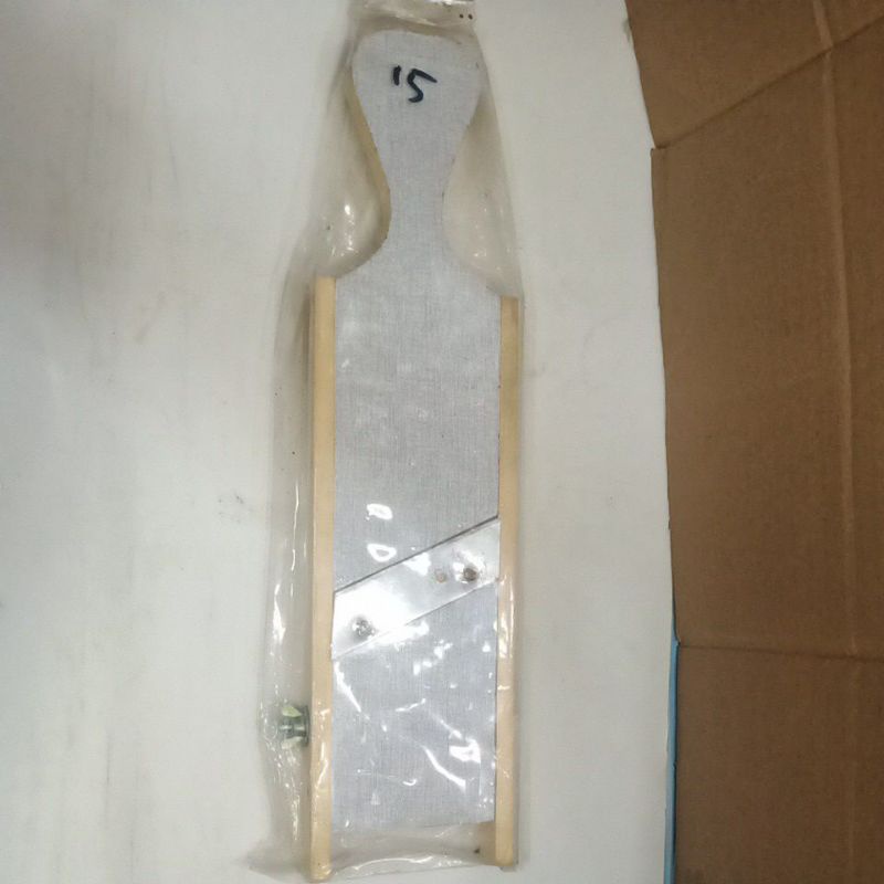 Parutan Kentang Kayu