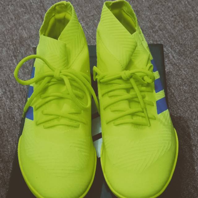 Sepatu Futsal Anak Adidas NEMEZIZ ORI (SIZE 37,5)