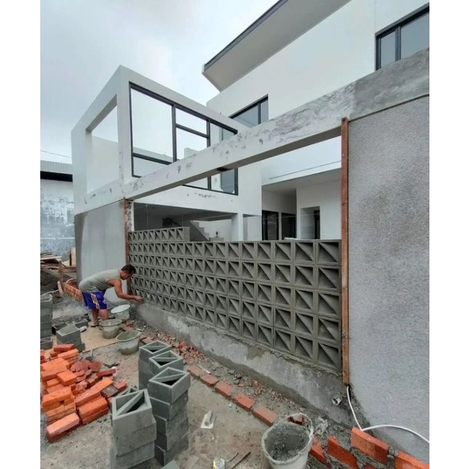 ROSTER/MINIMALIS//BETON/SEMEN//WARNAHITAM//ABU//MOTIPGLASS//MODERN//SEKAT/PAGAR/RUMAH//HALAMAN//DIND