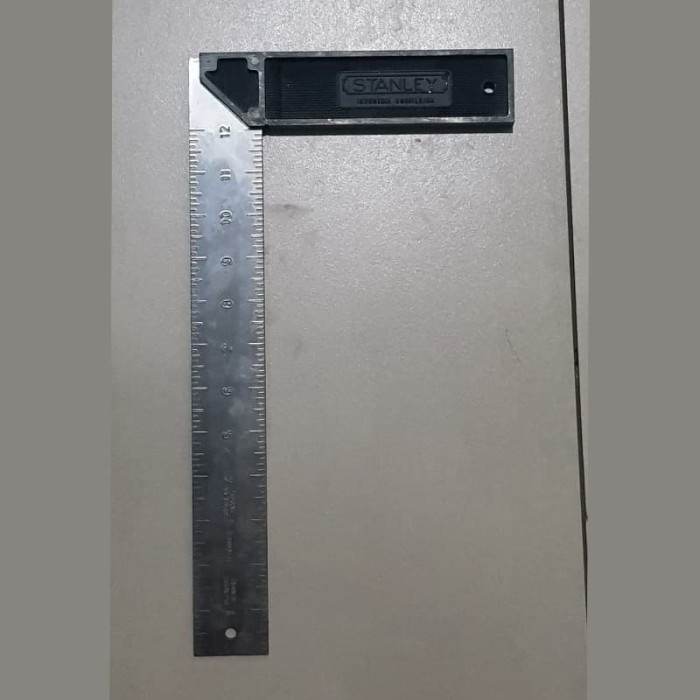 

STANLEY L-Square Ruler 30cm / Penggaris Siku Besi 12" ( 12 inch ) promo