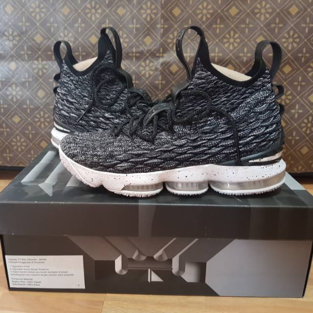 Nike Lebron James 15