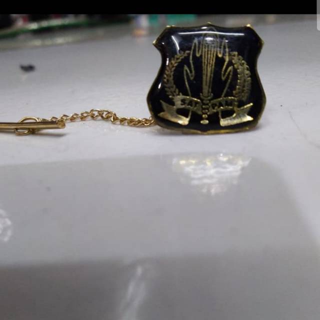 Pin kerah satpam / pin security hitam