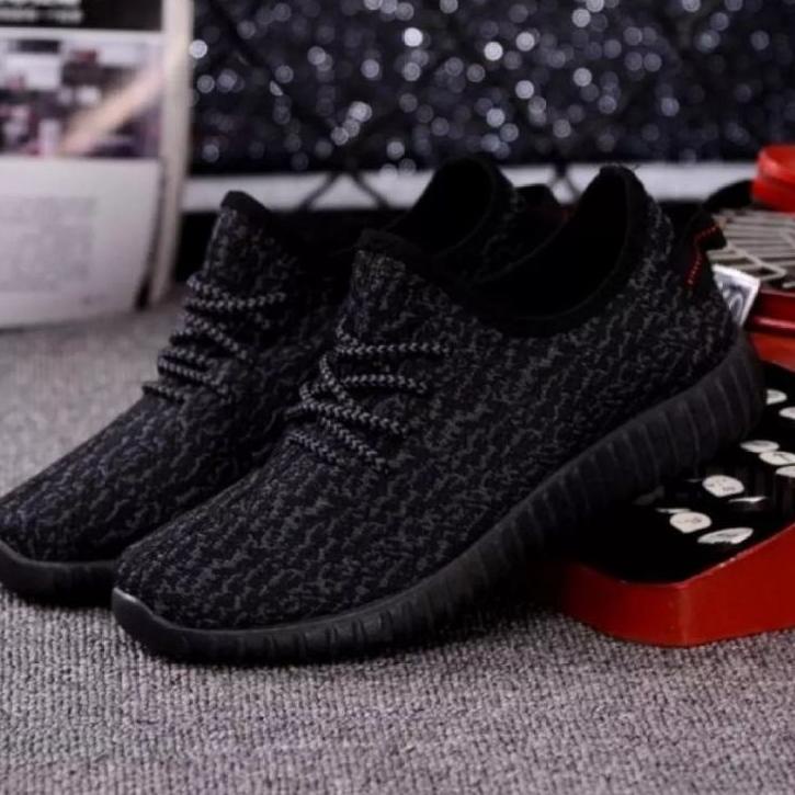 Sangat Nyaman.. NEW     Sepatu kets pria Yzzy full black